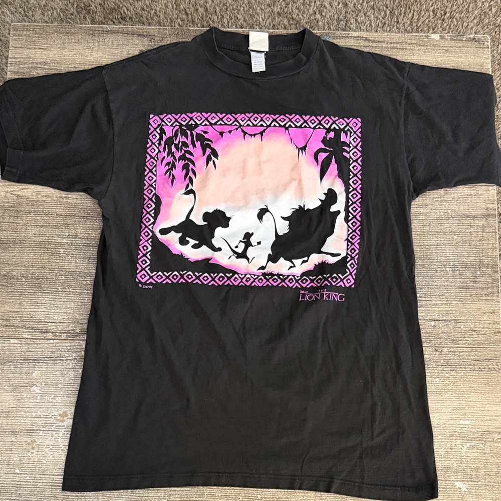 Disney vintage The Lion king black and pink graphic t-shirt